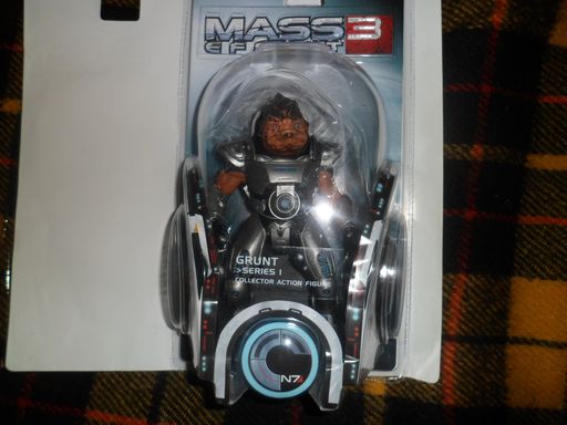 Mass Effect 3 - Grunt Action Figure - обзор